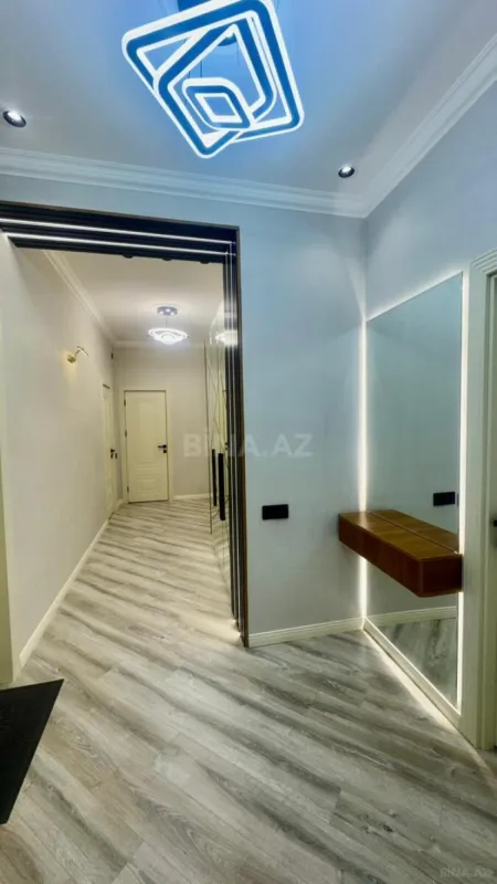 Satılır 3 otaqlı mənzil 106 m²