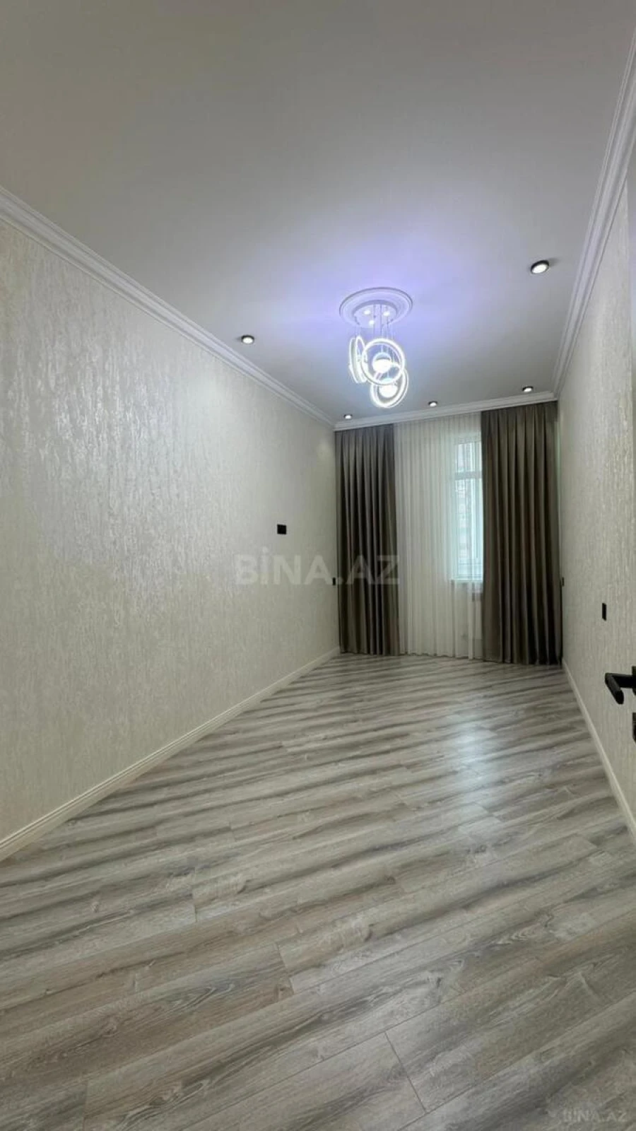 Satılır 3 otaqlı mənzil 106 m²