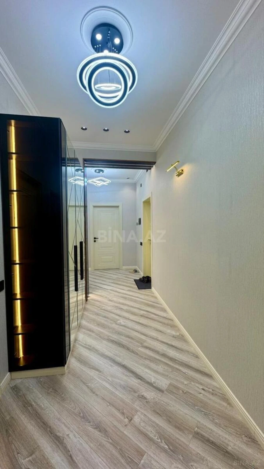 Satılır 3 otaqlı mənzil 106 m²