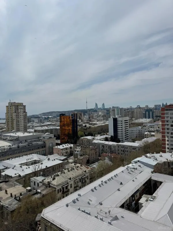 Satılır 3 otaqlı mənzil 100 m²