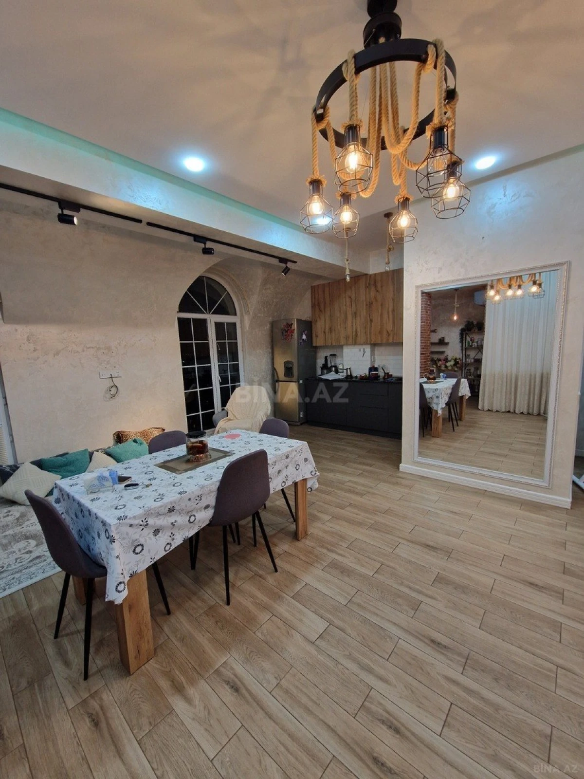 Satılır 2 otaqlı mənzil 80 m²