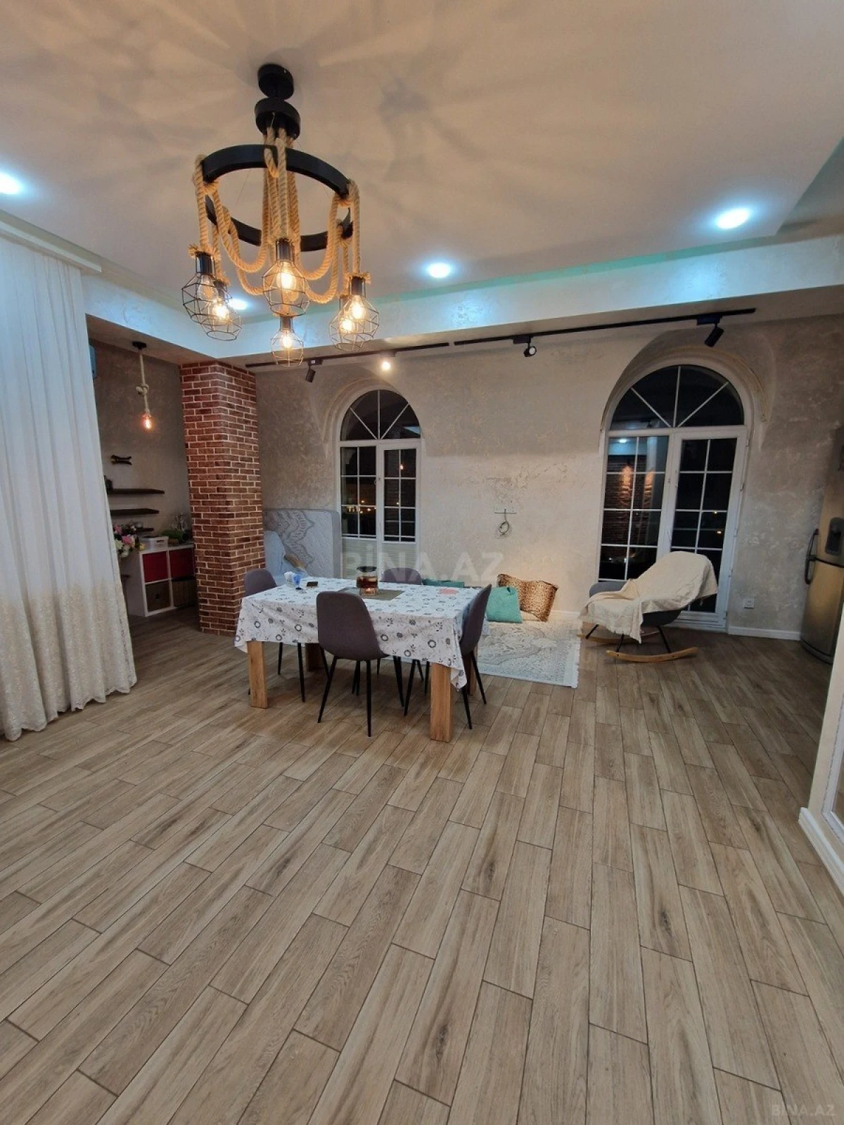 Satılır 2 otaqlı mənzil 80 m²