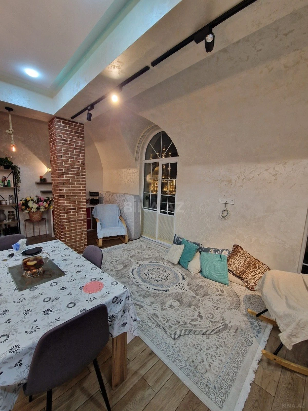 Satılır 2 otaqlı mənzil 80 m²