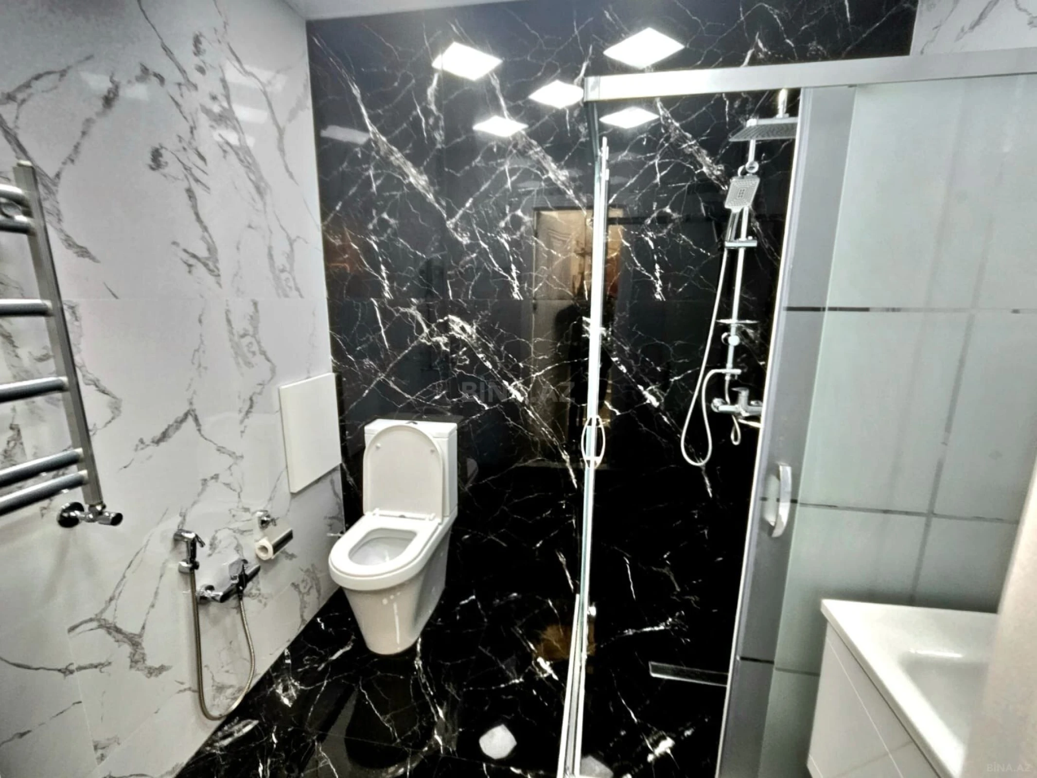 Satılır 3 otaqlı mənzil 95 m²