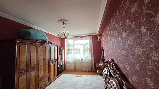 Kirayə verilir 3 otaqlı mənzil 150 m²