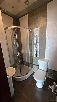 Kirayə verilir 3 otaqlı mənzil 150 m²