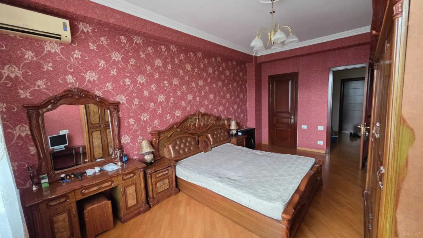 Kirayə verilir 3 otaqlı mənzil 150 m²