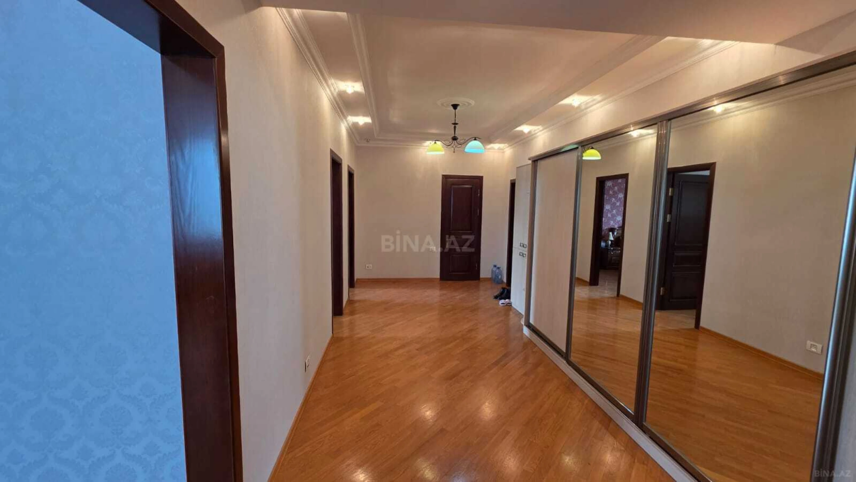 Kirayə verilir 3 otaqlı mənzil 150 m²