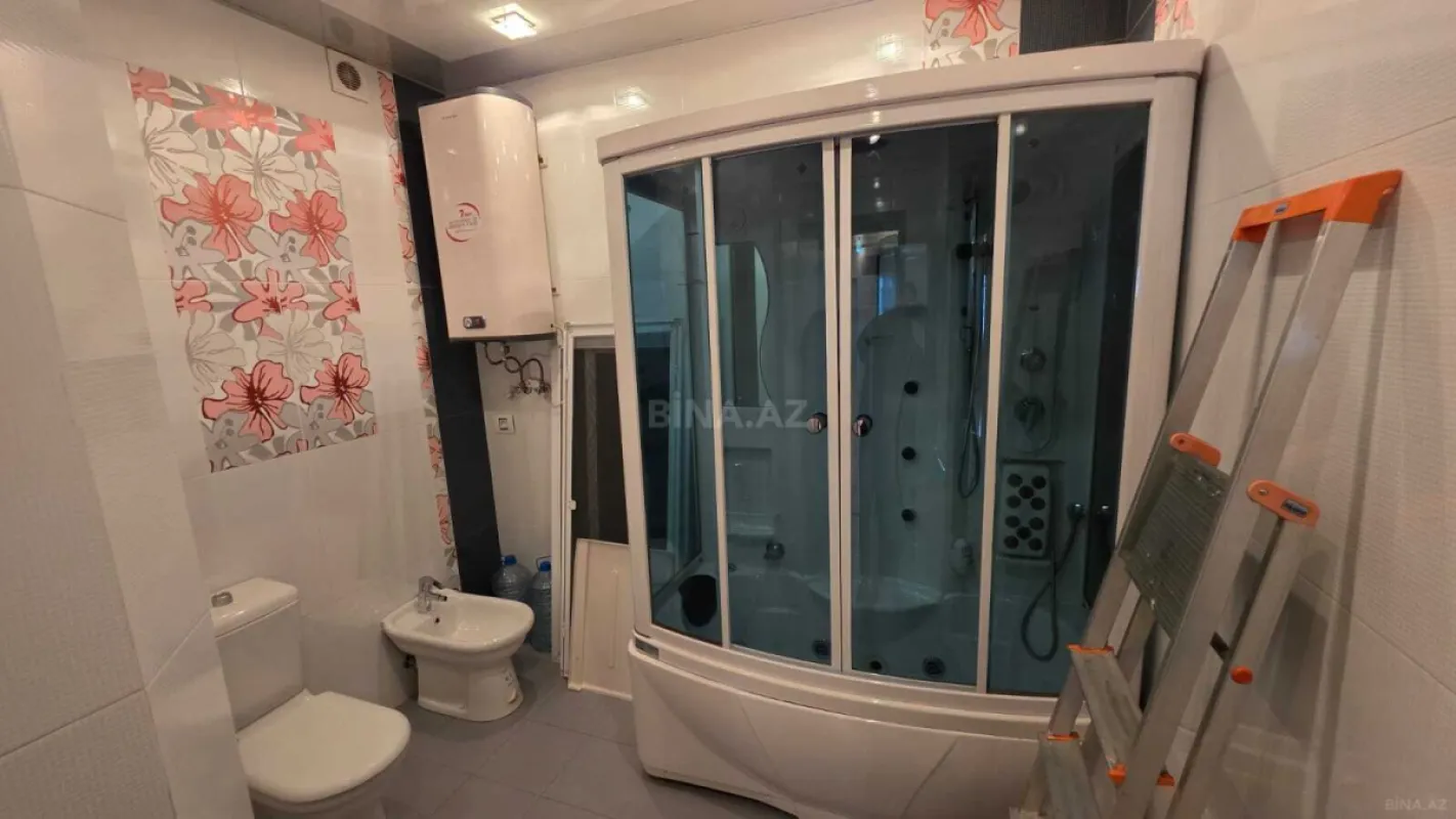 Kirayə verilir 3 otaqlı mənzil 150 m²