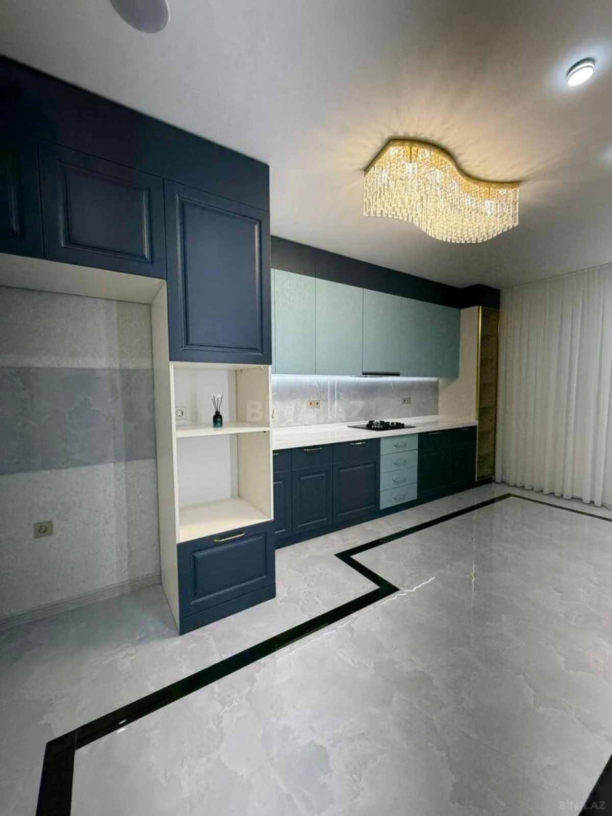 Satılır 3 otaqlı mənzil 110 m²