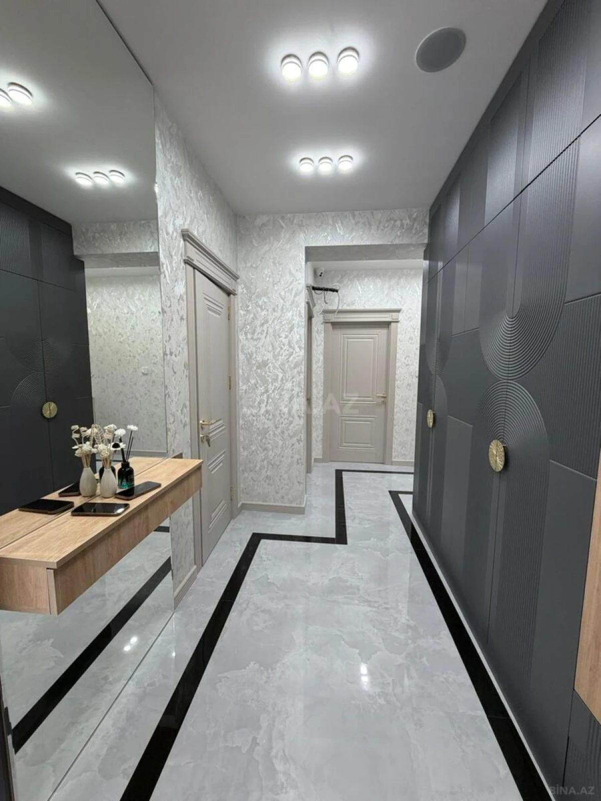 Satılır 3 otaqlı mənzil 110 m²