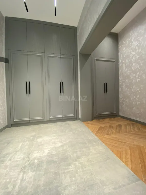 Satılır 2 otaqlı mənzil 68 m²