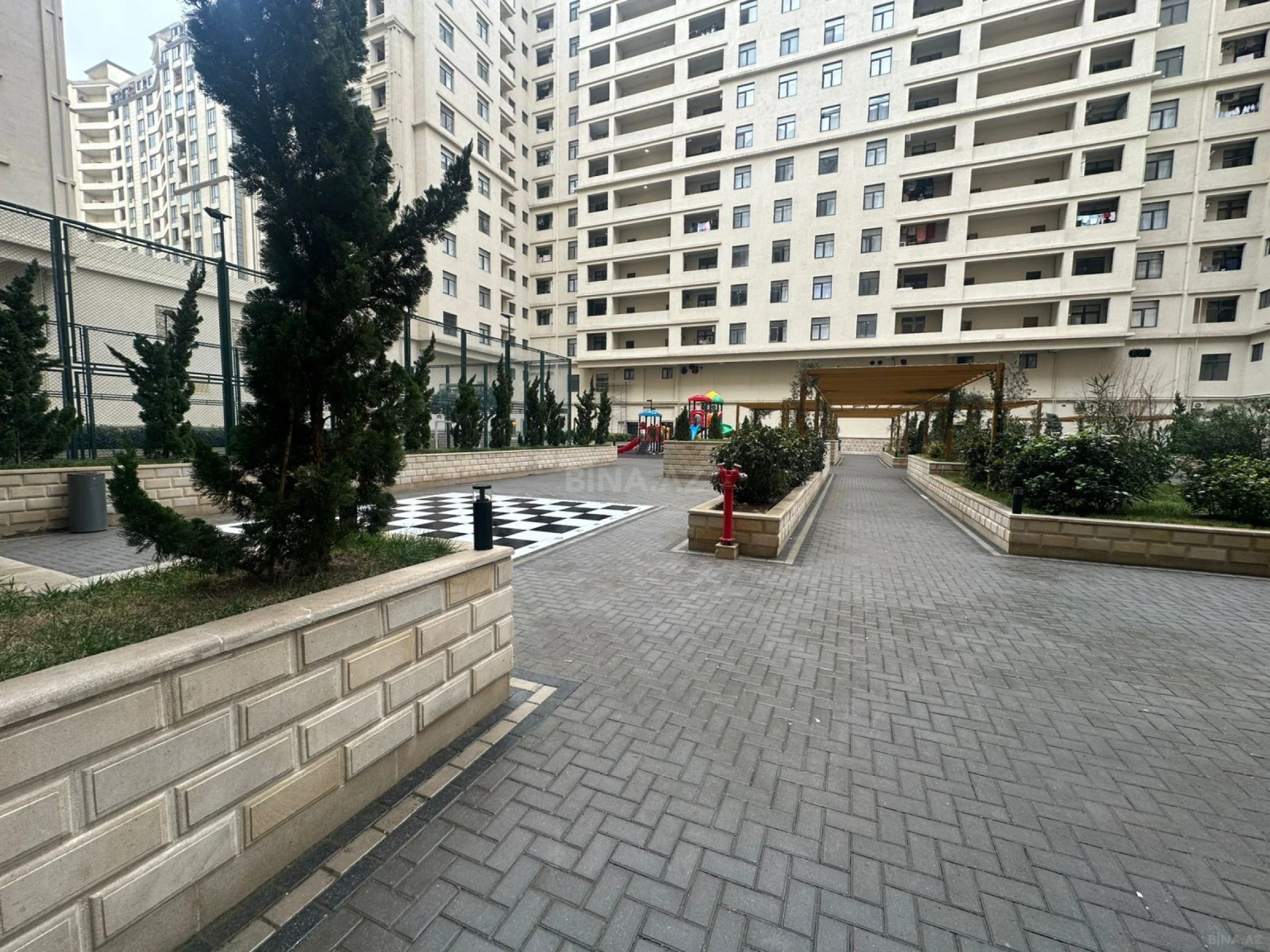 Satılır 2 otaqlı mənzil 85 m²