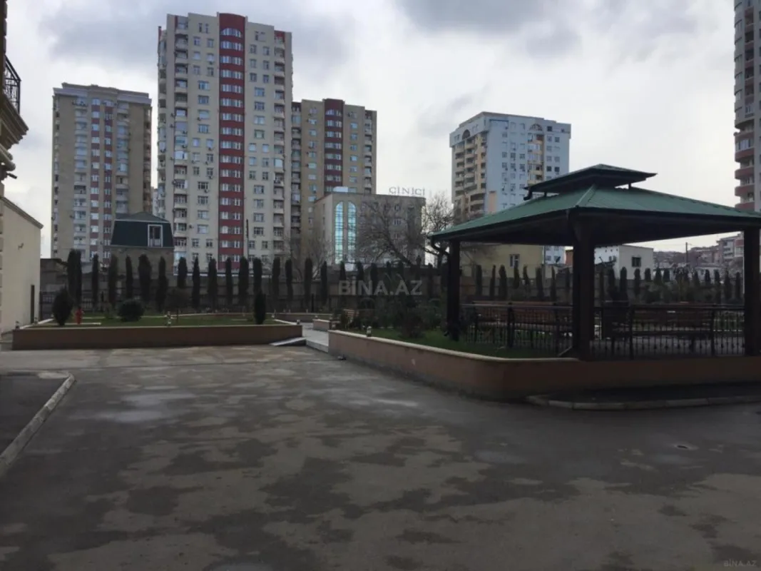 Satılır 3 otaqlı mənzil 163.3 m²