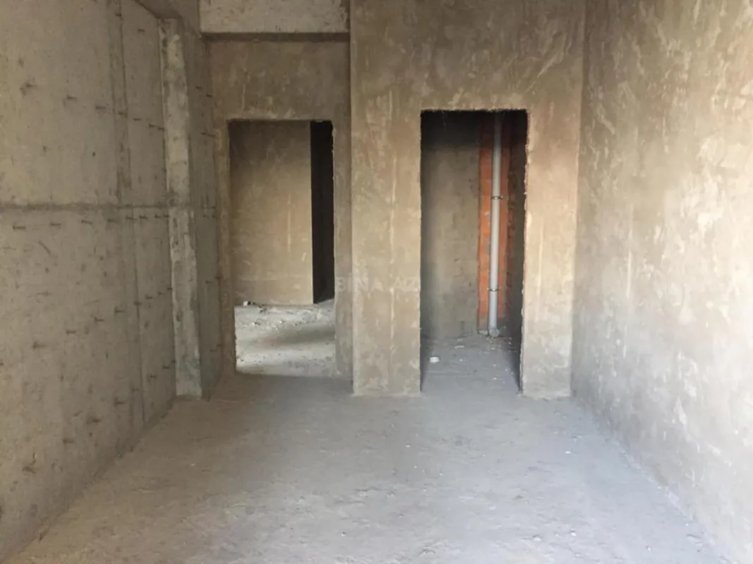 Satılır 3 otaqlı mənzil 163.3 m²