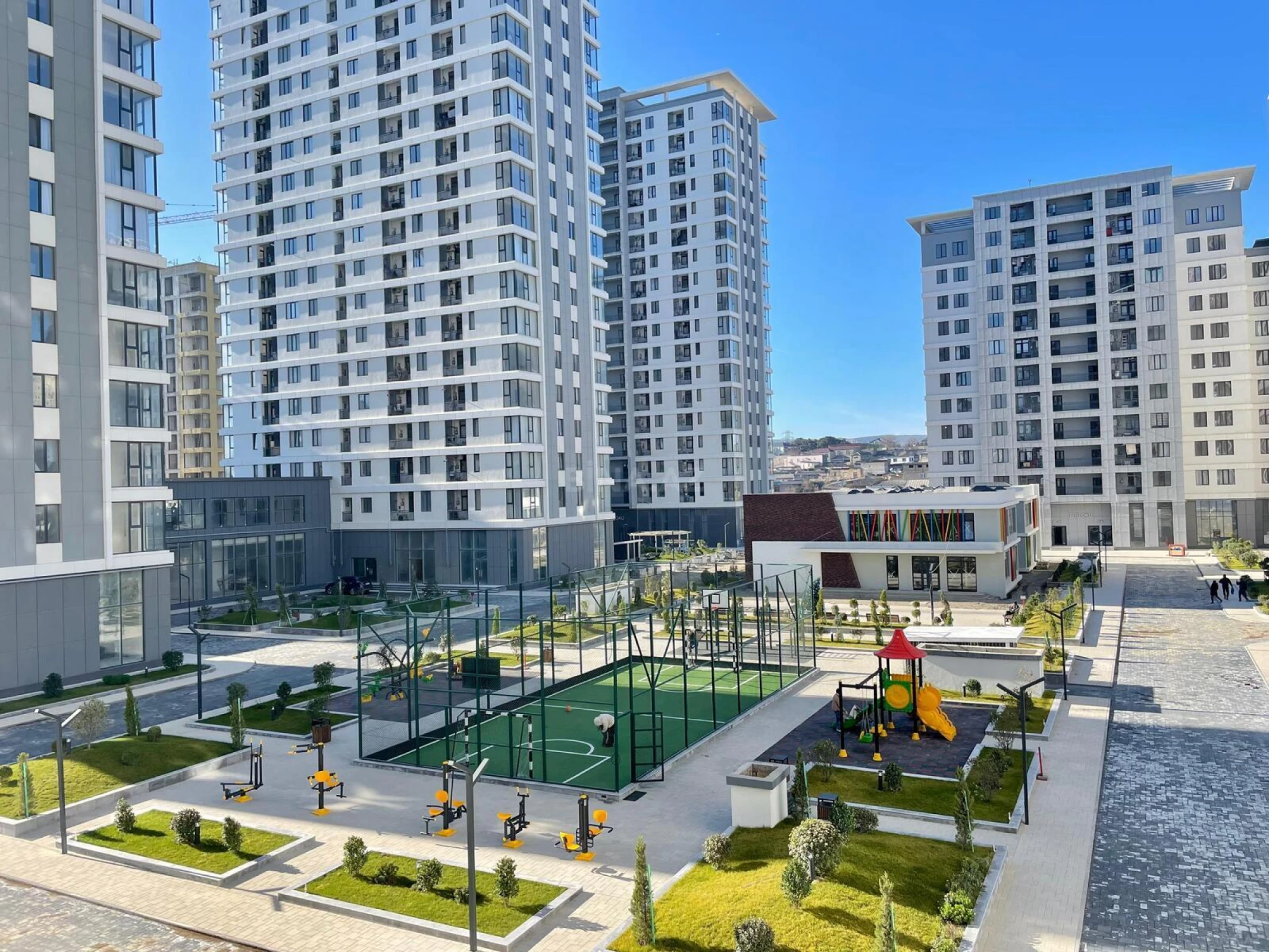 Kirayə verilir 2 otaqlı mənzil 78 m²