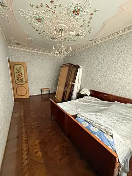 Satılır 5 otaqlı mənzil 120 m²