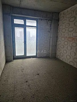 Satılır 4 otaqlı mənzil 180 m²