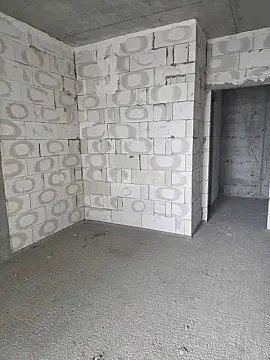 Satılır 4 otaqlı mənzil 180 m²