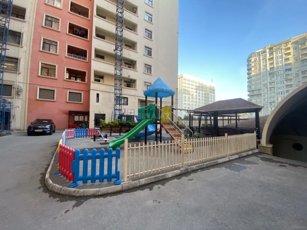 Satılır 2 otaqlı mənzil 61 m²