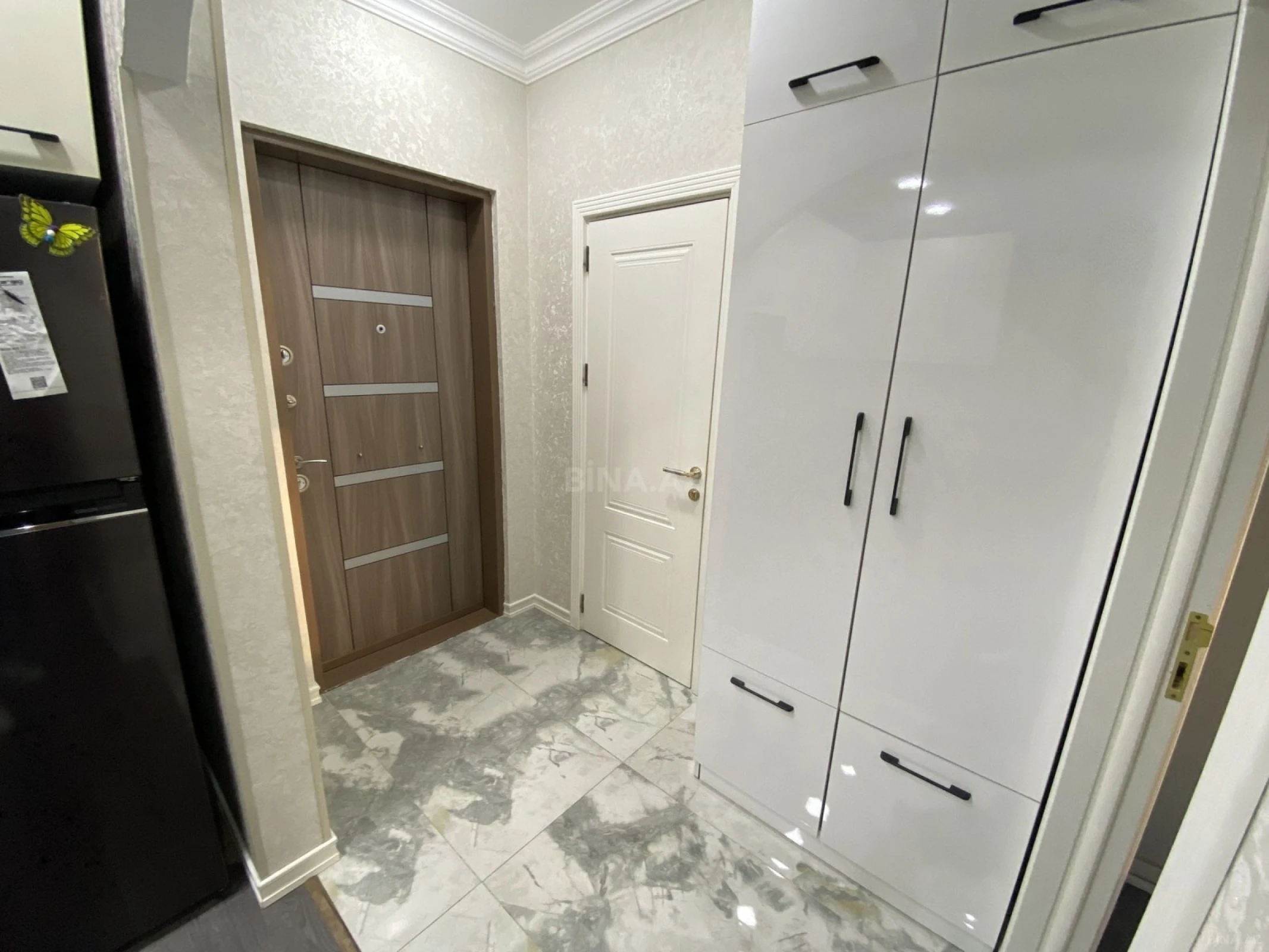 Satılır 2 otaqlı mənzil 61 m²