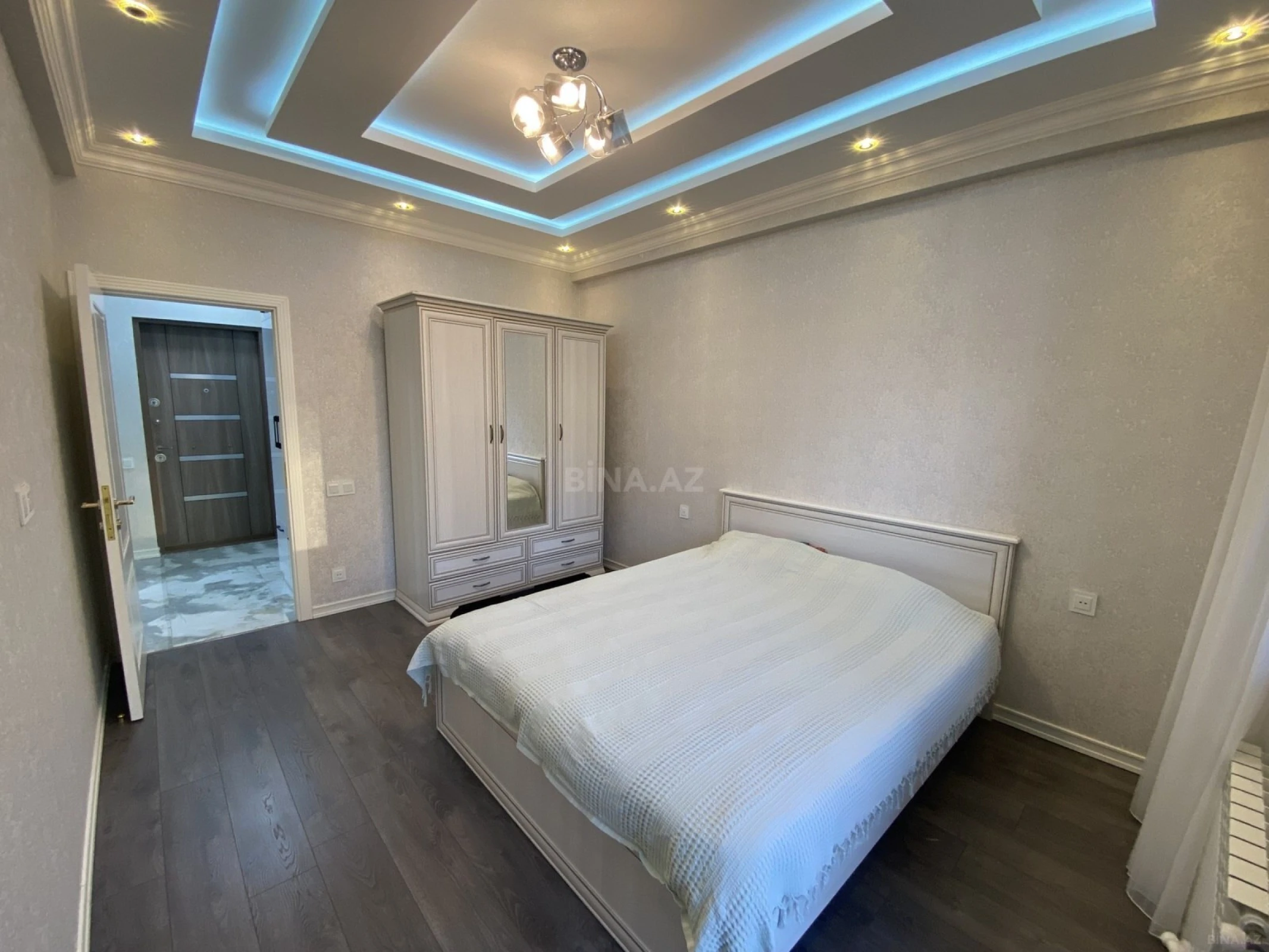 Satılır 2 otaqlı mənzil 61 m²