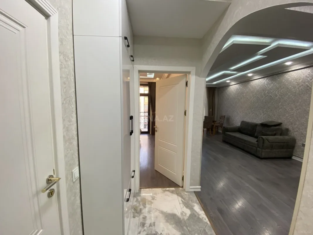 Satılır 2 otaqlı mənzil 61 m²