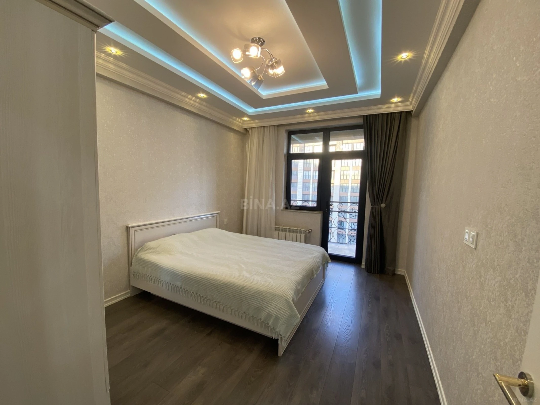 Satılır 2 otaqlı mənzil 61 m²