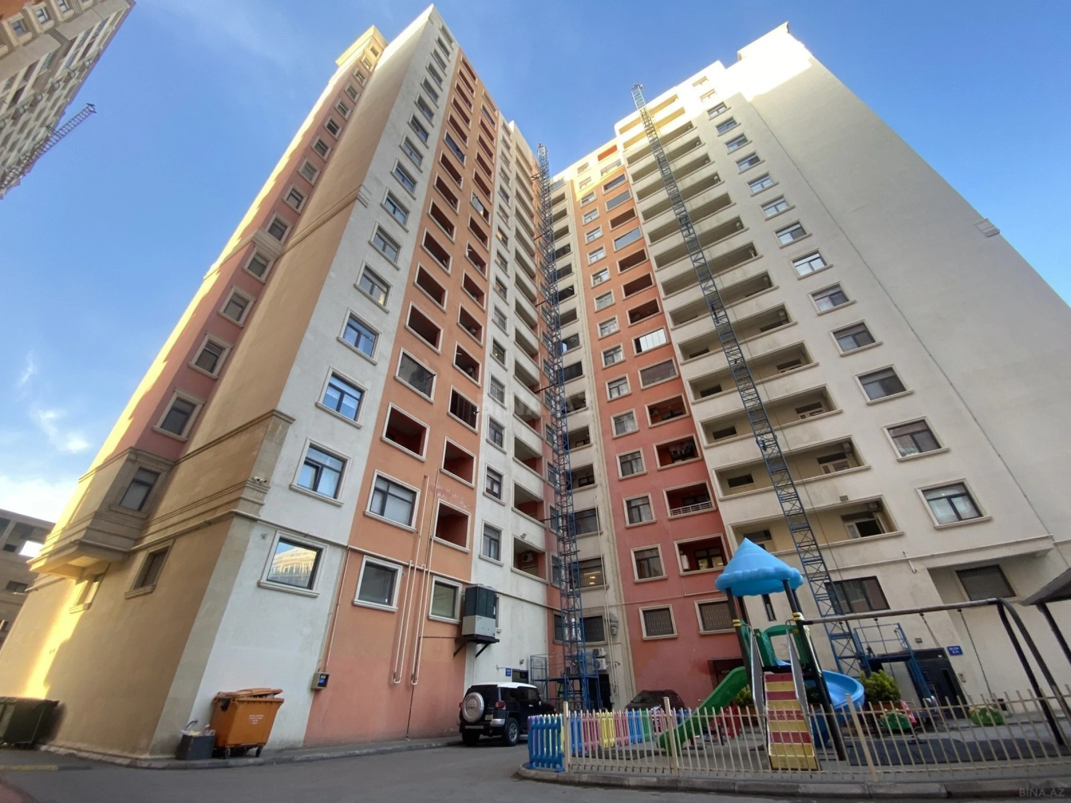 Satılır 2 otaqlı mənzil 61 m²