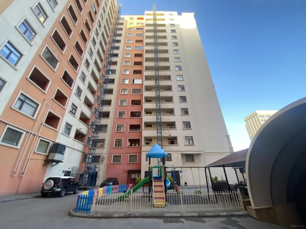 Satılır 2 otaqlı mənzil 61 m²
