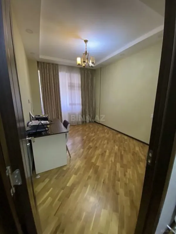 Satılır 3 otaqlı mənzil 105 m²