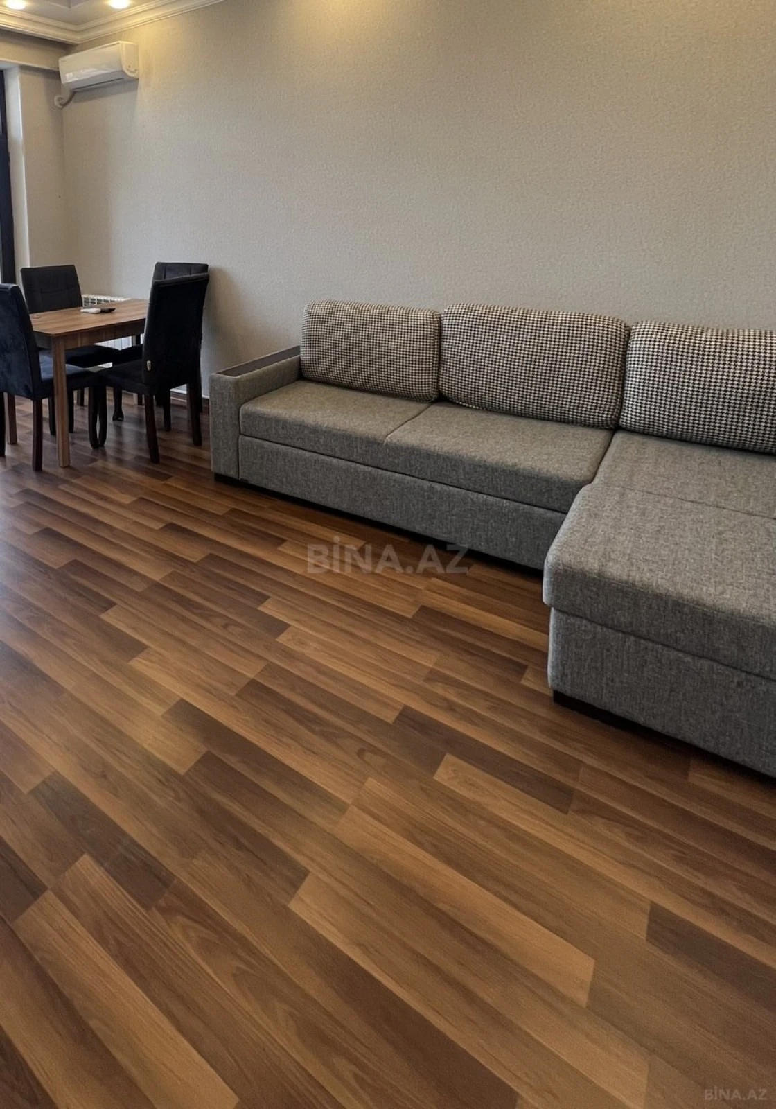 Kirayə verilir 2 otaqlı mənzil 65 m²