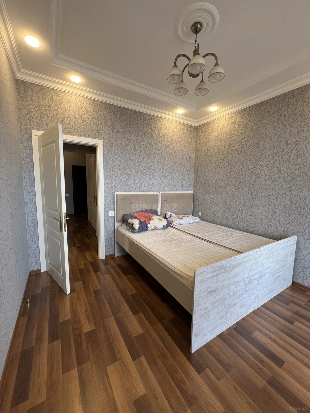 Kirayə verilir 2 otaqlı mənzil 65 m²