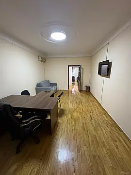 Kirayə verilir 3 otaqlı ofis 90 m²