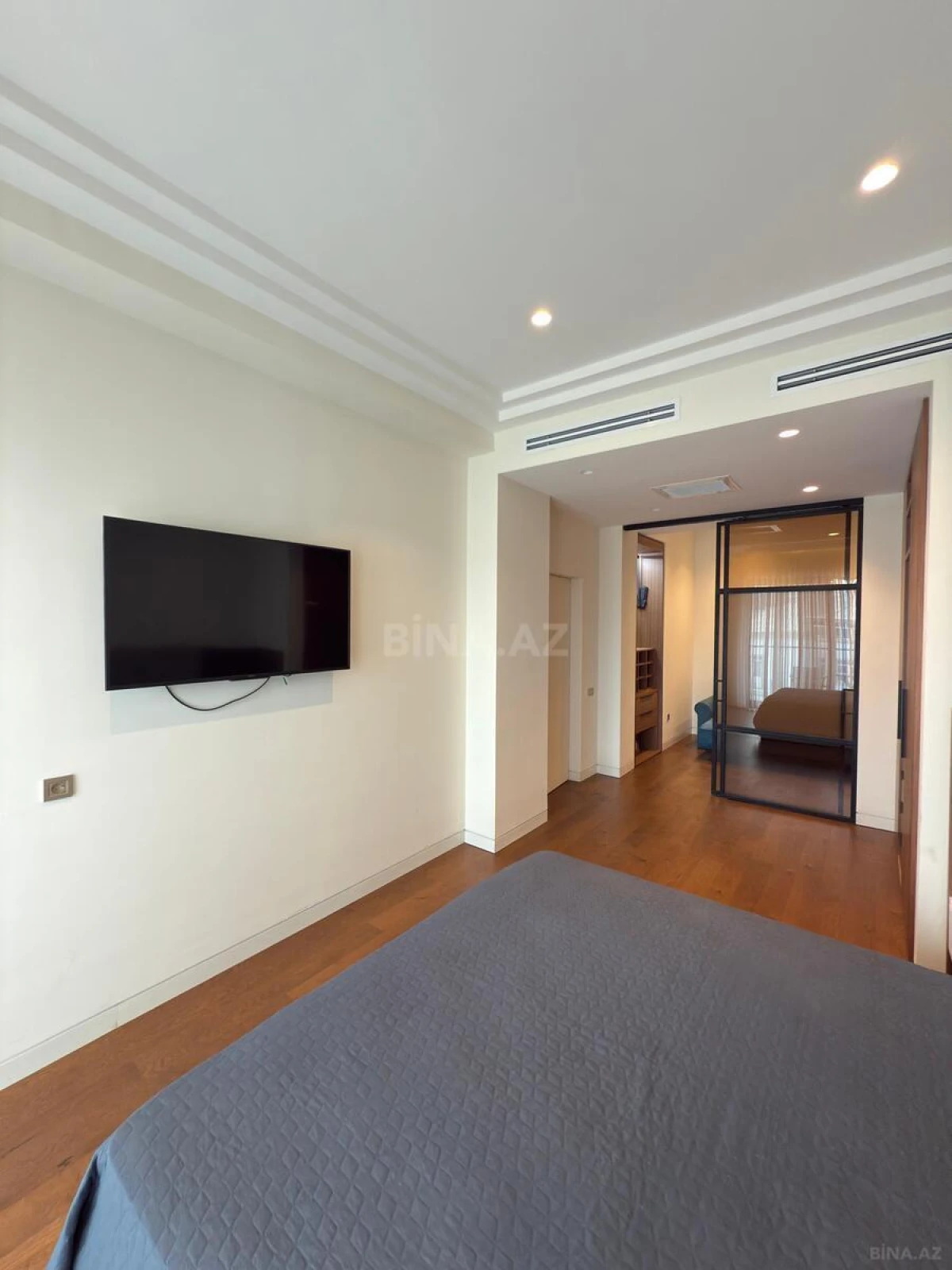 Satılır 3 otaqlı mənzil 93 m²