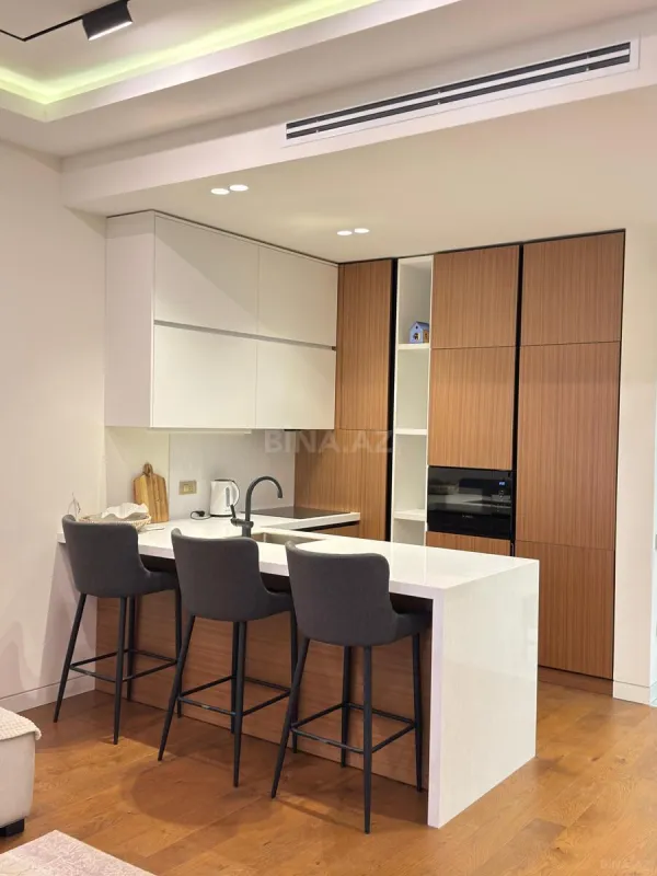 Satılır 3 otaqlı mənzil 93 m²