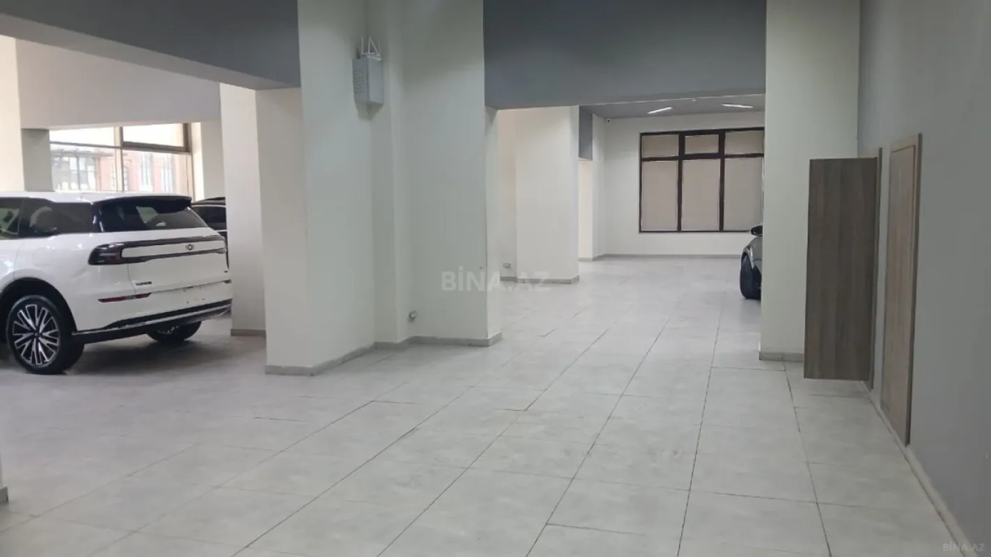 Satılır obyekt 670 m²