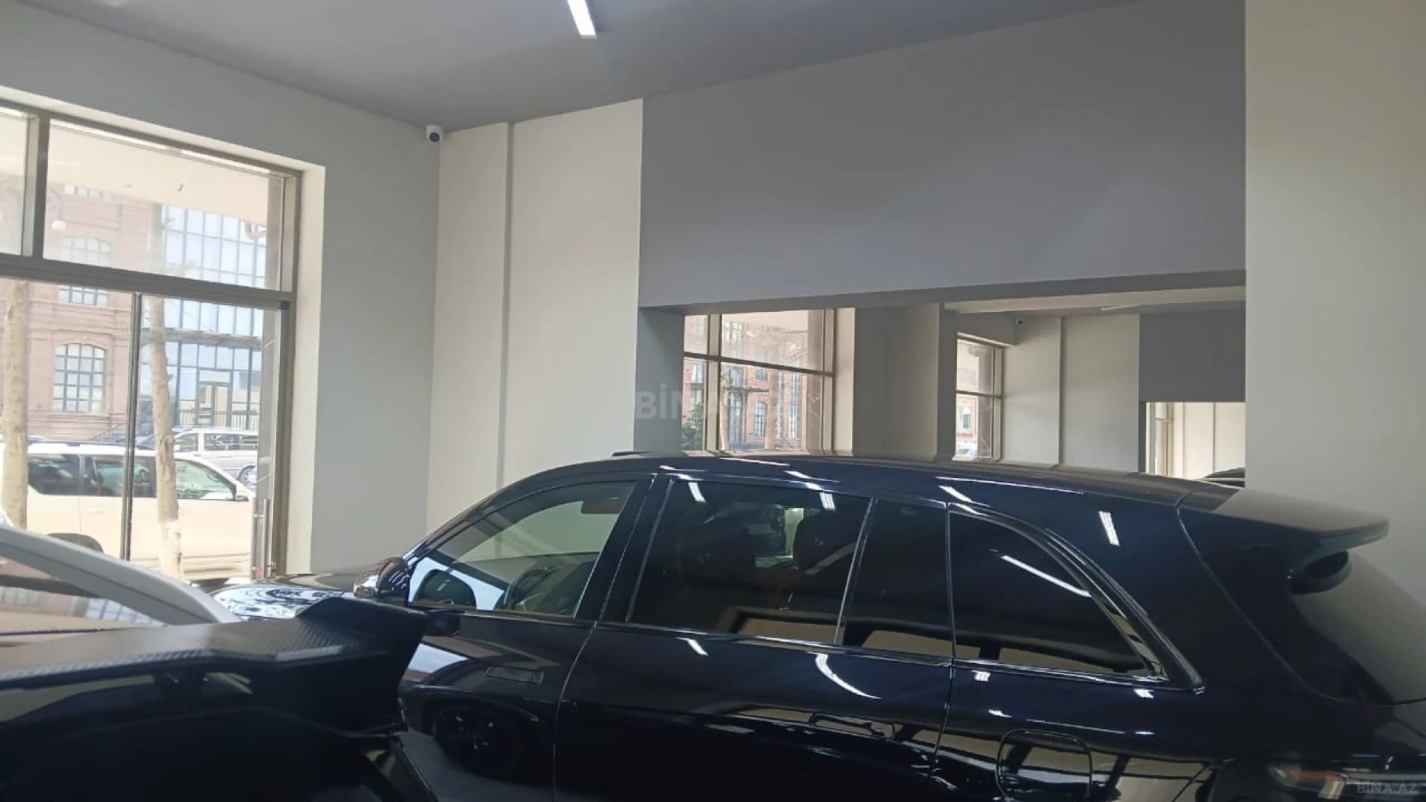 Satılır obyekt 670 m²