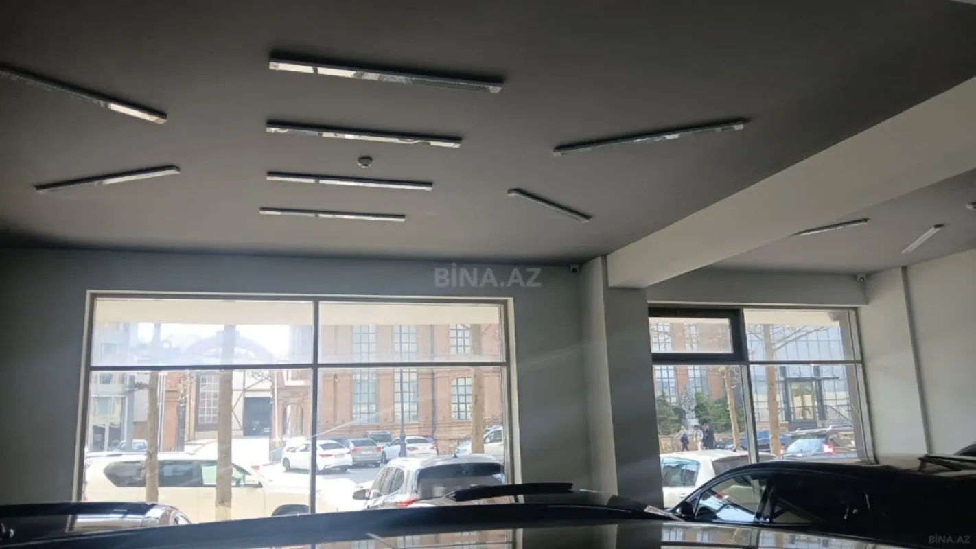 Satılır obyekt 670 m²