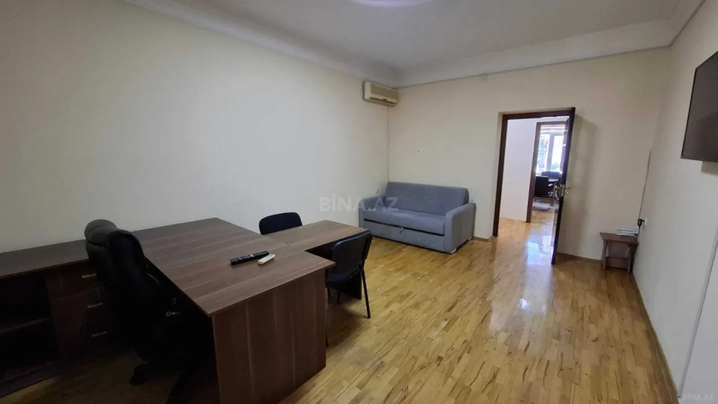Kirayə verilir 3 otaqlı ofis 80 m²