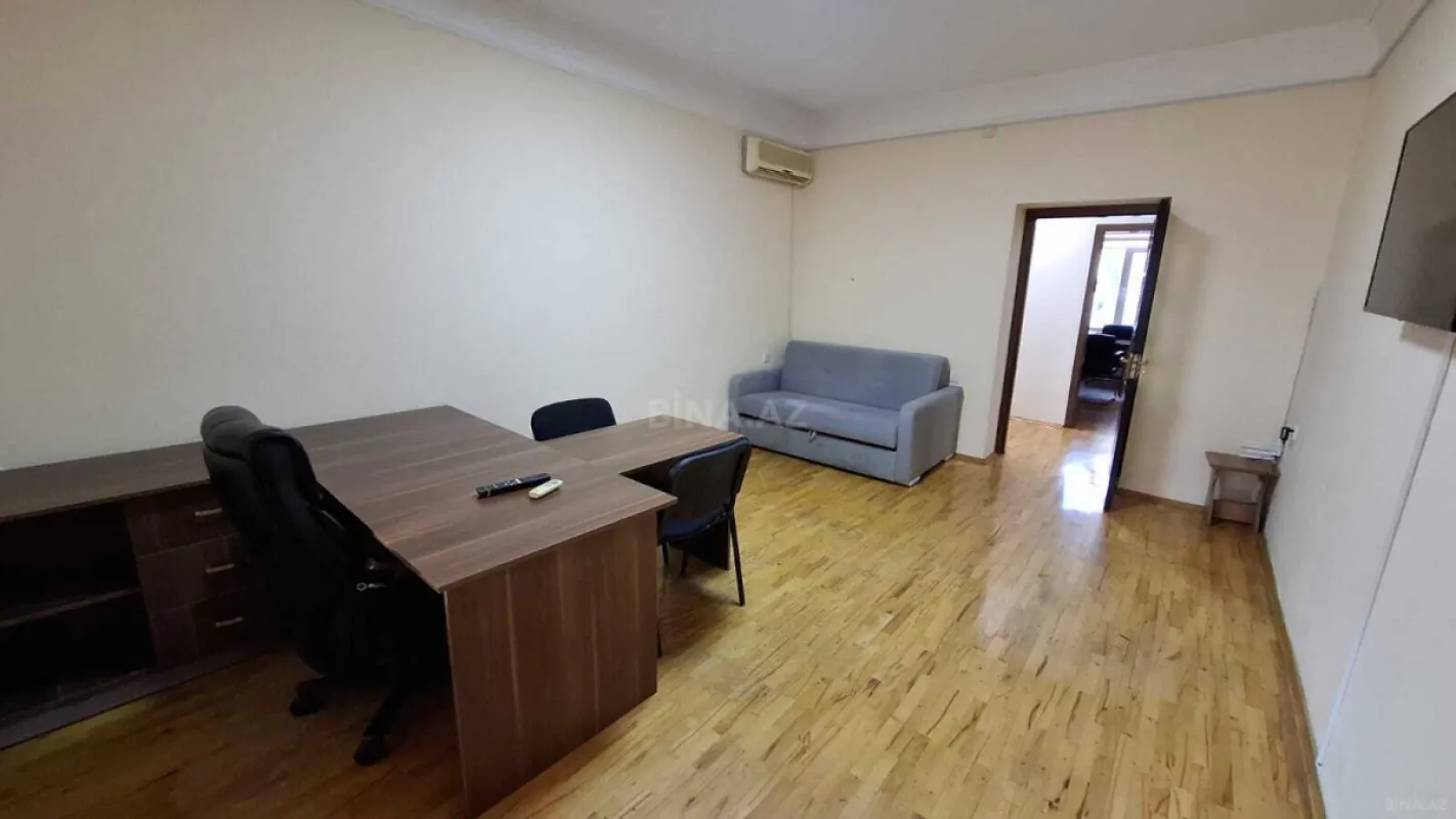 Kirayə verilir 3 otaqlı ofis 80 m²