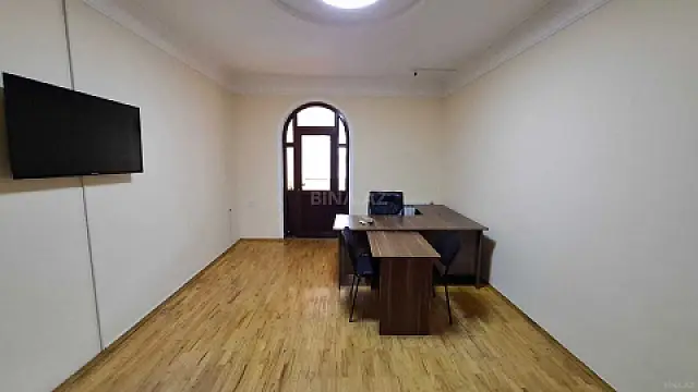 Kirayə verilir 3 otaqlı ofis 80 m²