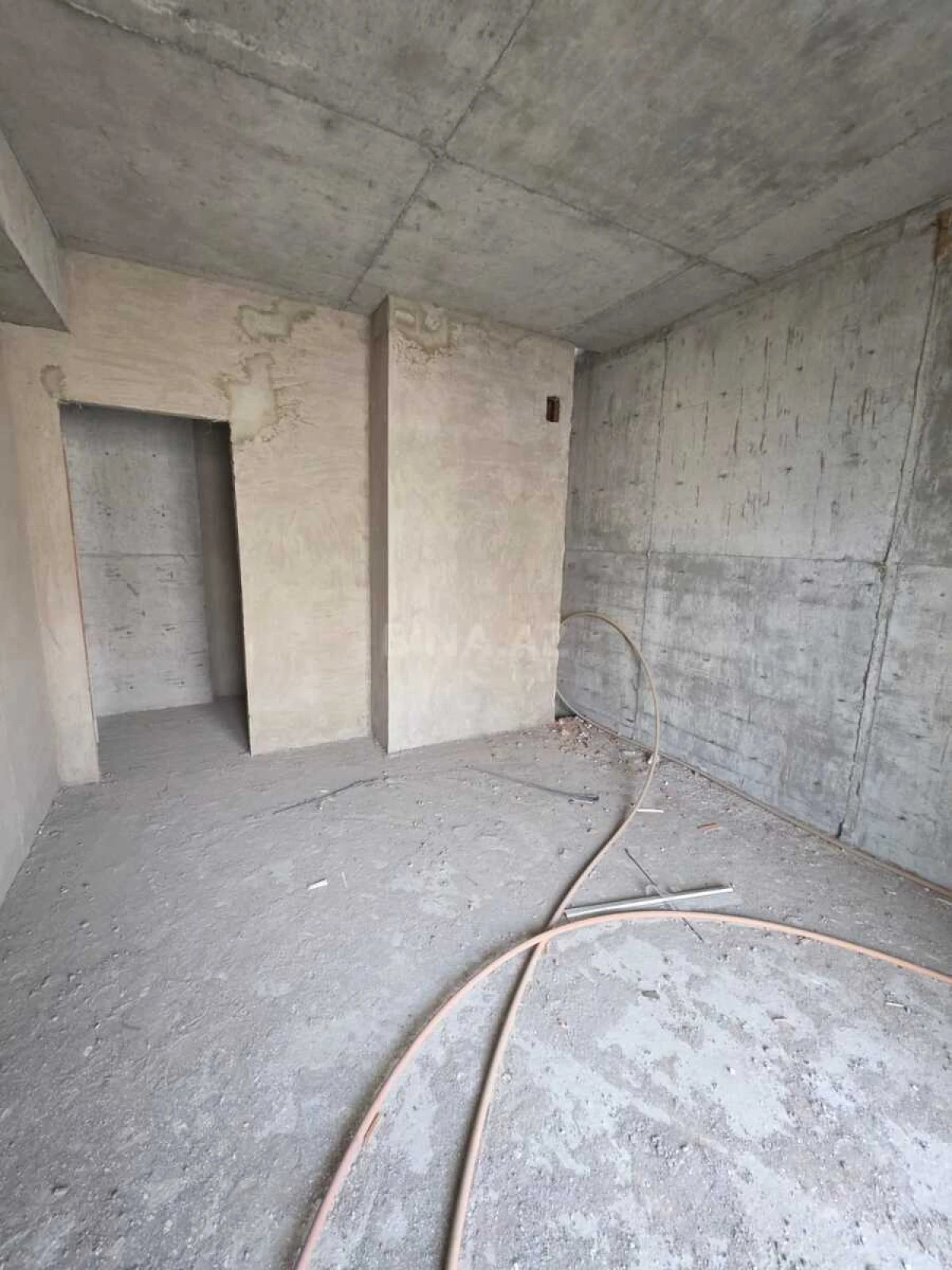 Satılır 3 otaqlı mənzil 153 m²