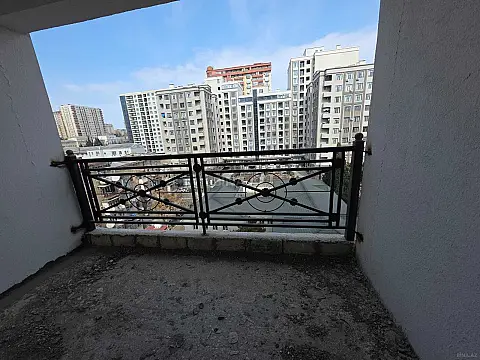 Satılır 3 otaqlı mənzil 153 m²