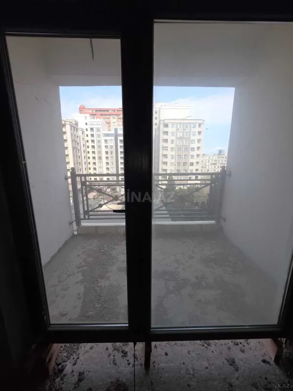 Satılır 3 otaqlı mənzil 153 m²
