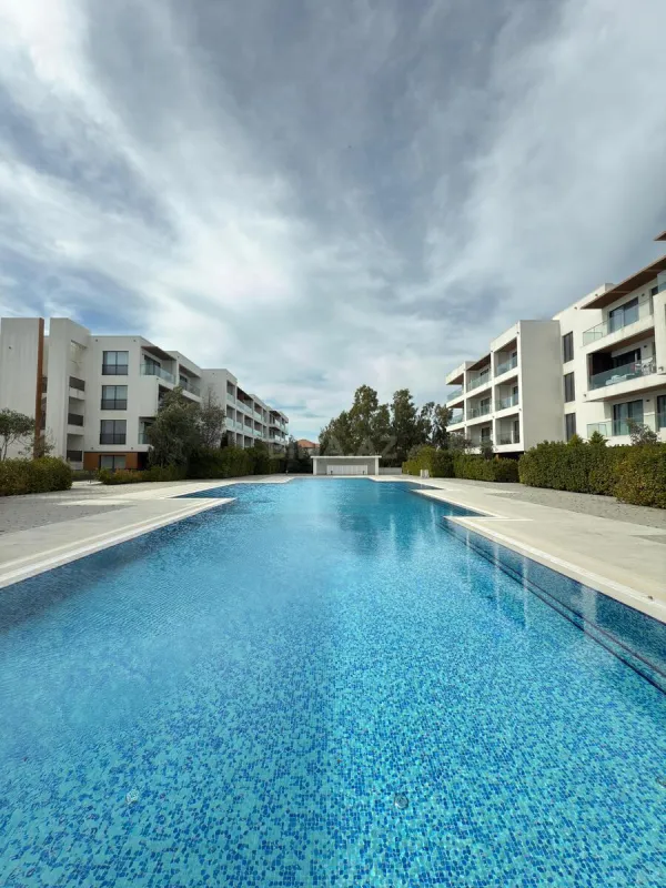 Satılır 2 otaqlı mənzil 93 m²