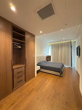 Satılır 2 otaqlı mənzil 93 m²