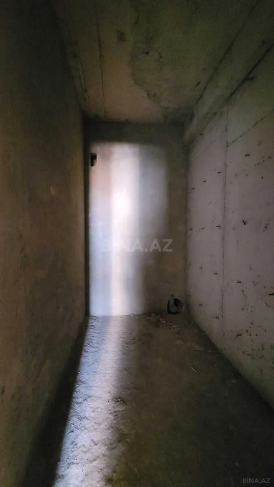 Satılır 4 otaqlı mənzil 196 m²