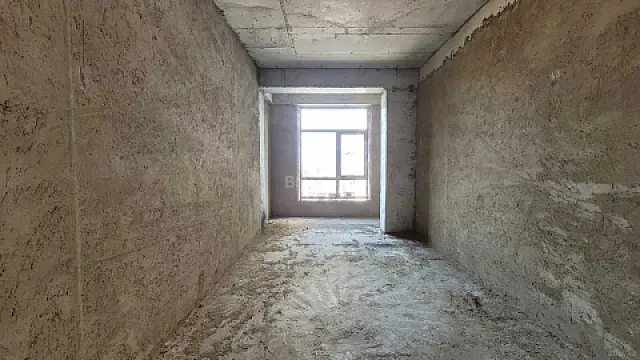 Satılır 4 otaqlı mənzil 196 m²