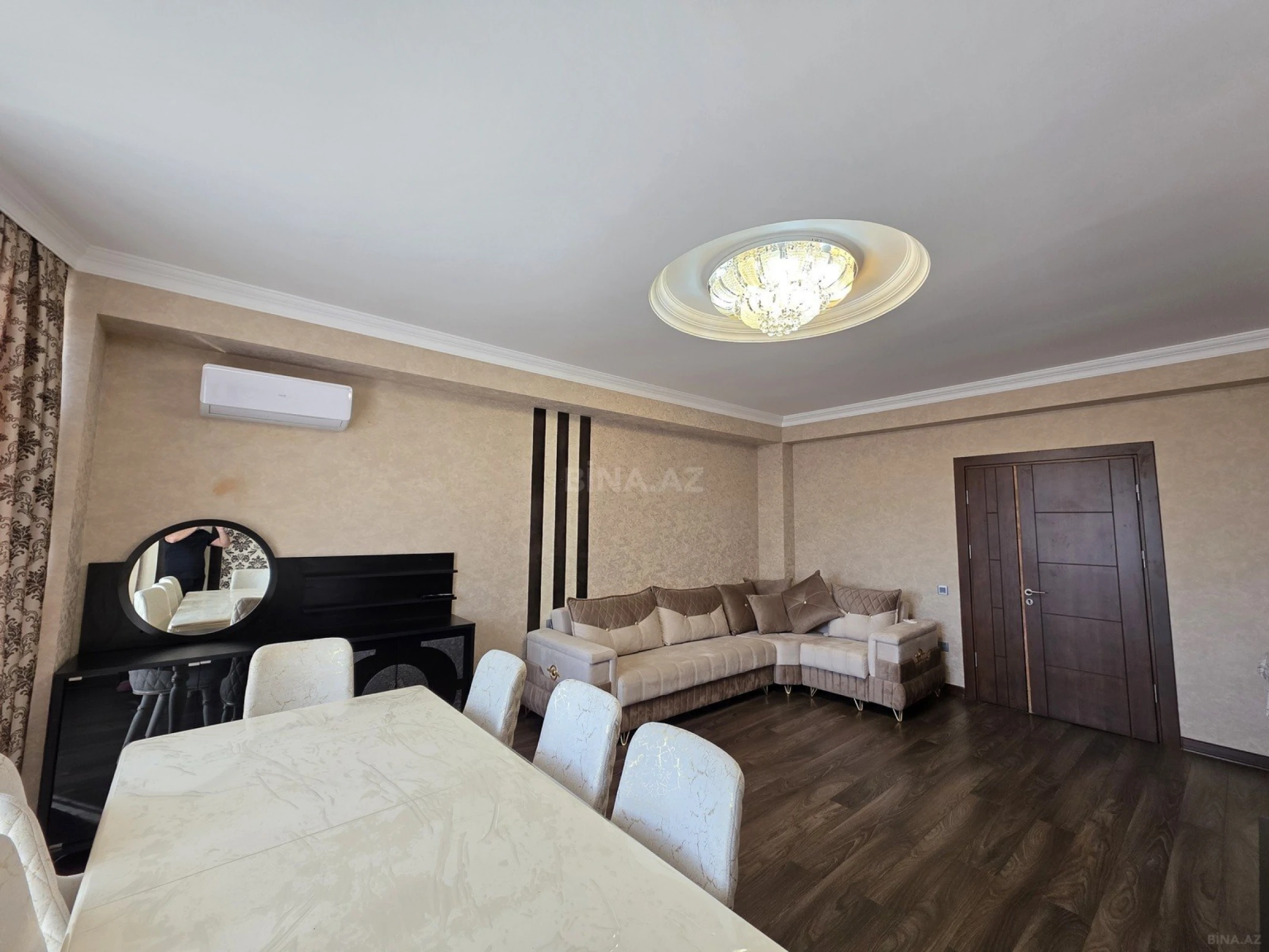 Kirayə verilir 4 otaqlı mənzil 170 m²